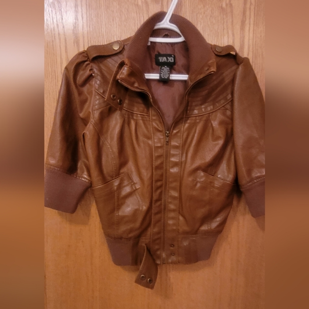 Brown 1/4 sleeve bomber style jacket